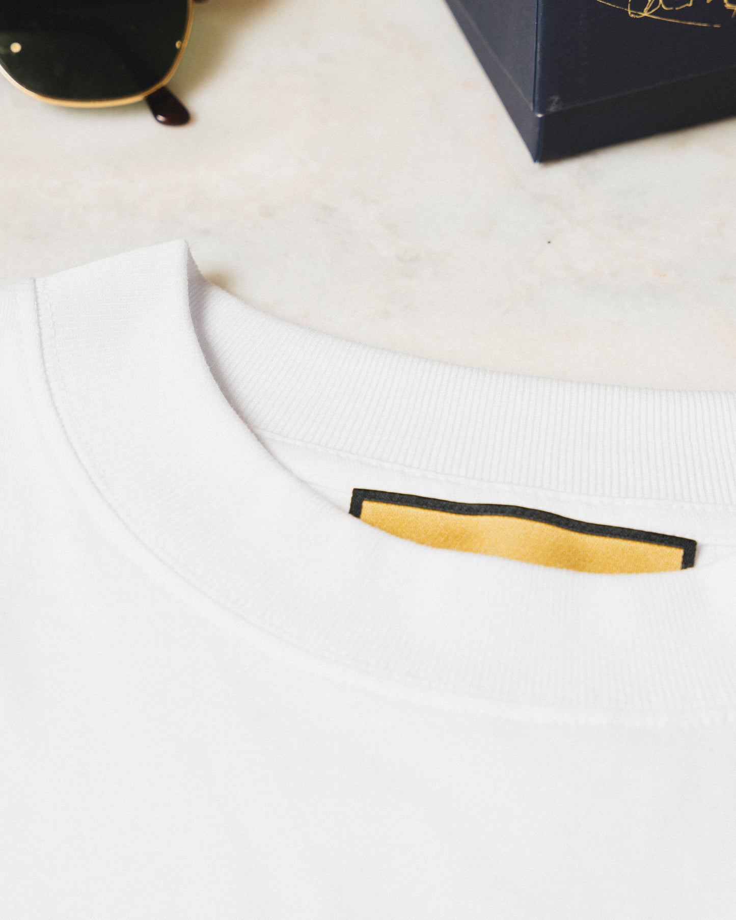 SAVOIR-FAIRE WHITE TEE